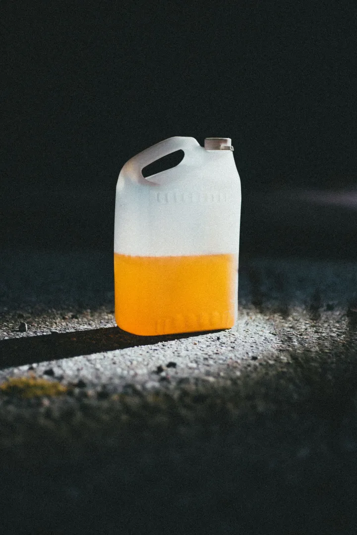 Oli Mesin Mobil 4 Liter