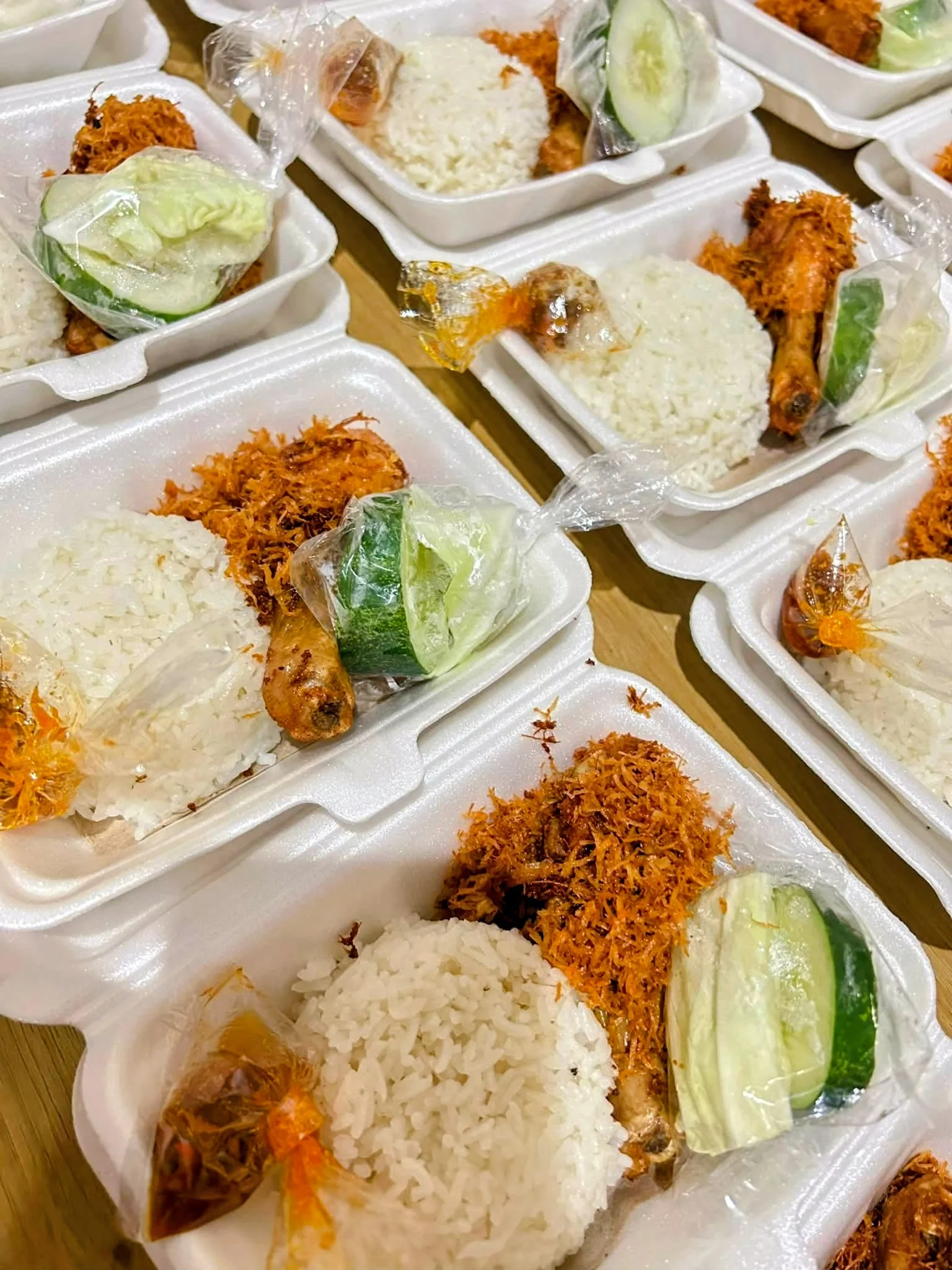 Nasi ayam (paha )