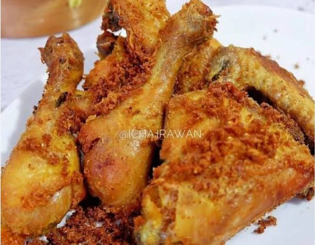 Ayam goreng, Lele goreng, Nila goreng, Nila Balado, Telur Balado