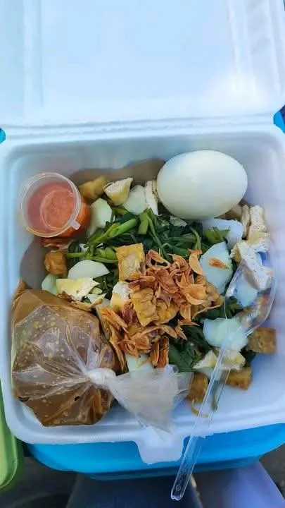 Gado gado pake telur