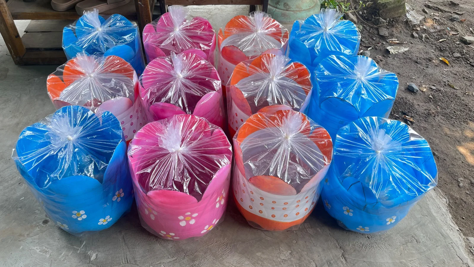 Pot WARNA WARNI