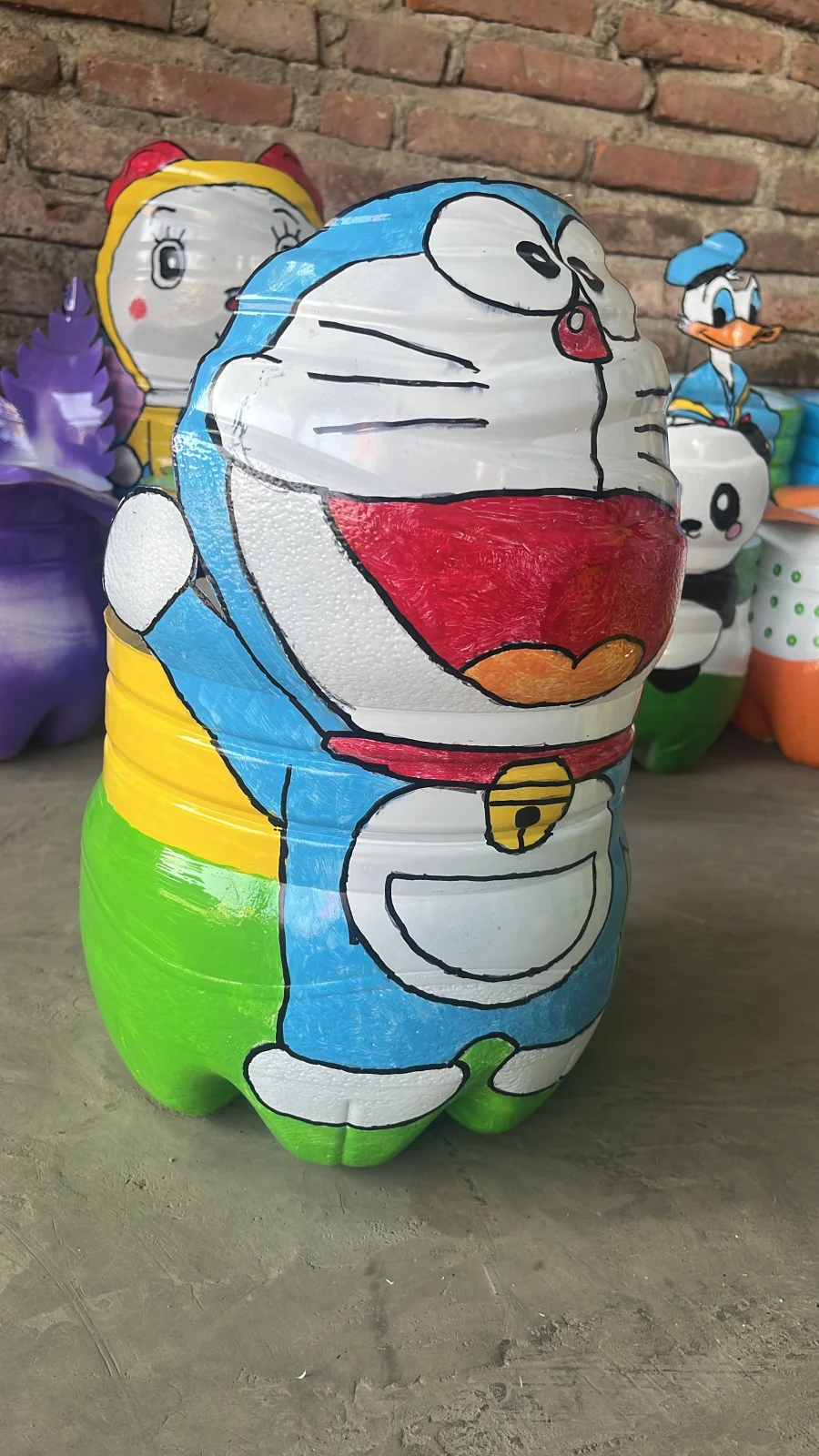 Pot kartun DORAEMON