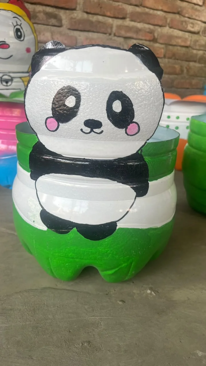 Pot kartun PANDA