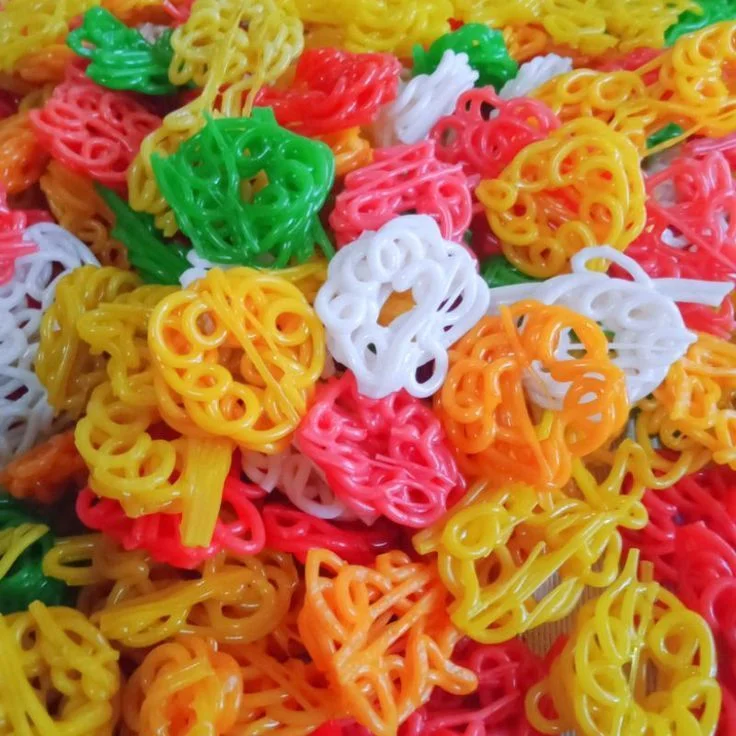 Kerupuk warna-warni