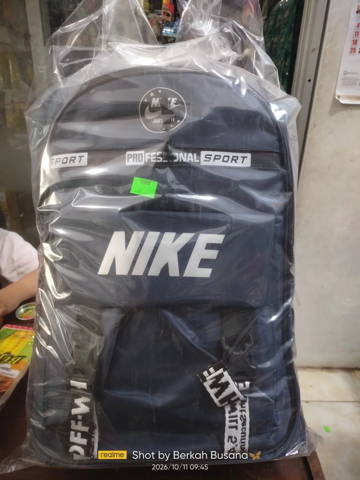 Tas Nike biru dongker