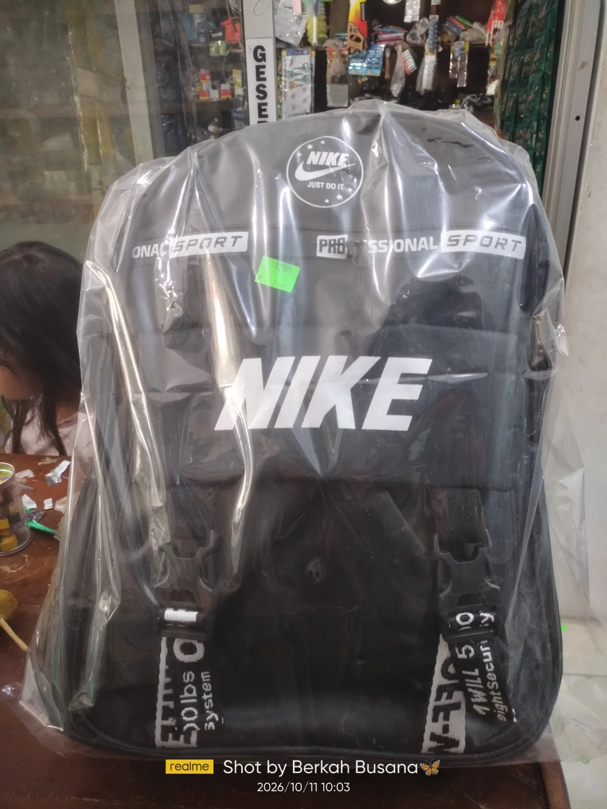 Tas Nike hitam