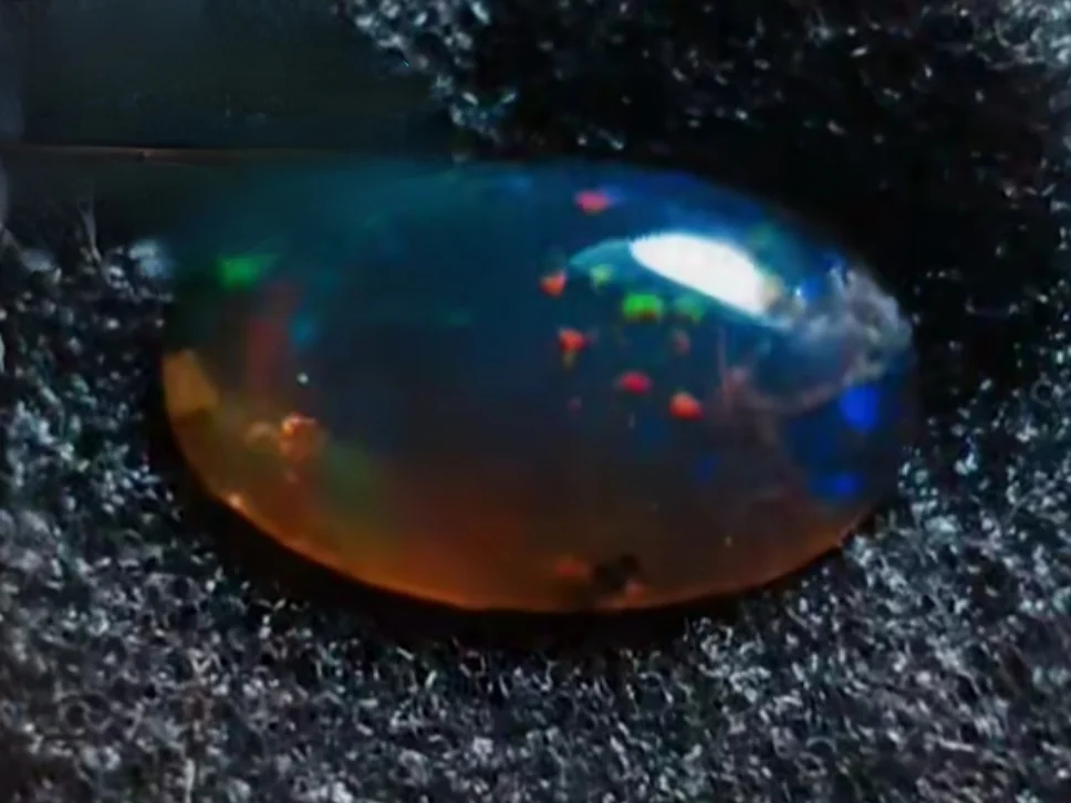Black Opal Kalimaya Teh Banten