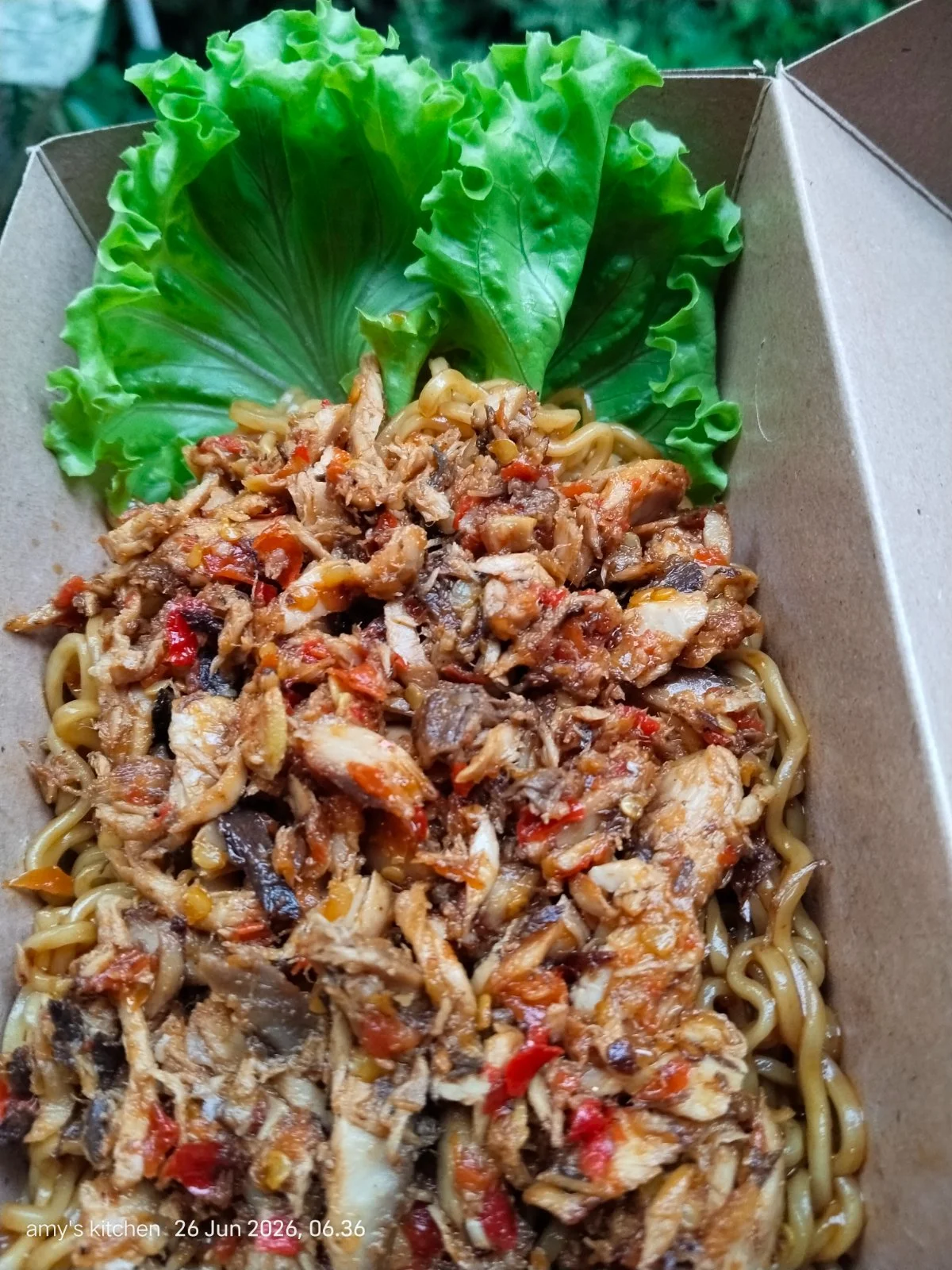 Mie tuna pedas