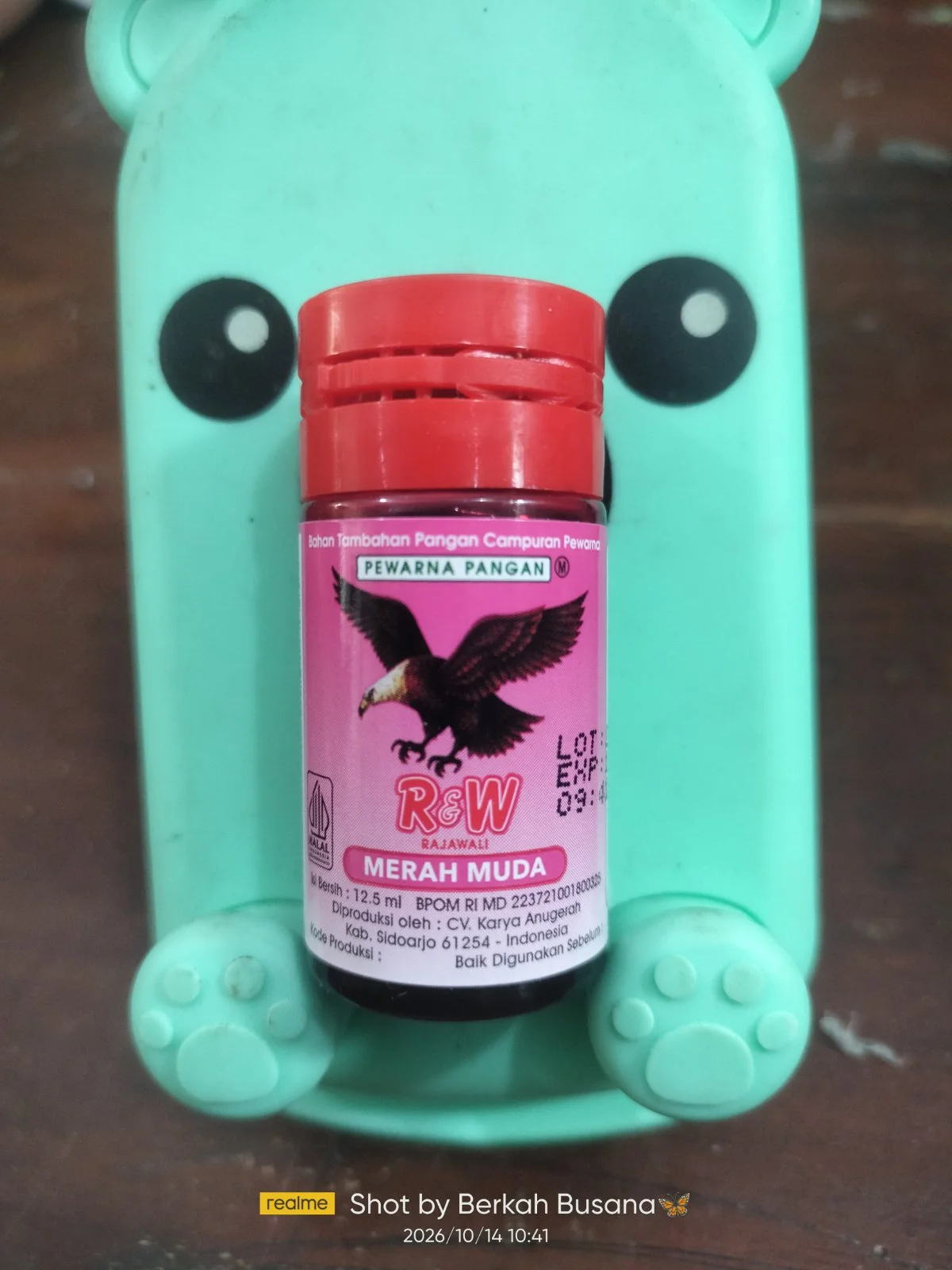 Pewarna merah muda