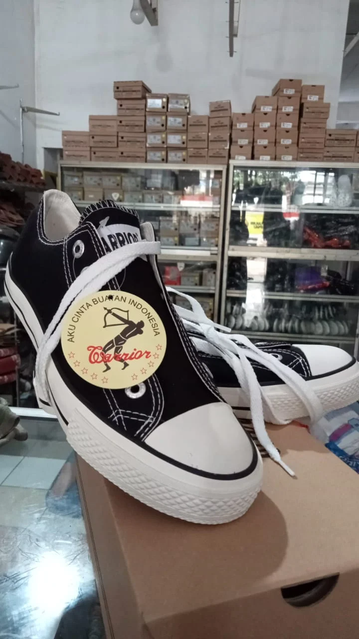 Sepatu warior